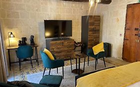 Babel Suites